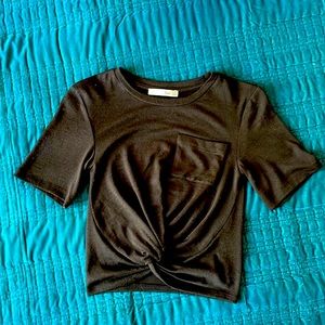 Aritzia cropped front twist tee